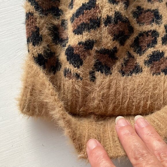 Marcus Adler Animal Print Beanie - Picture 5 of 9
